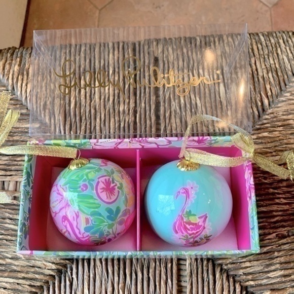 ✨💖 Lilly Pulitzer Seafoam Green and Flamingo Pink Ornament Set 💖 - Picture 12 of 12
